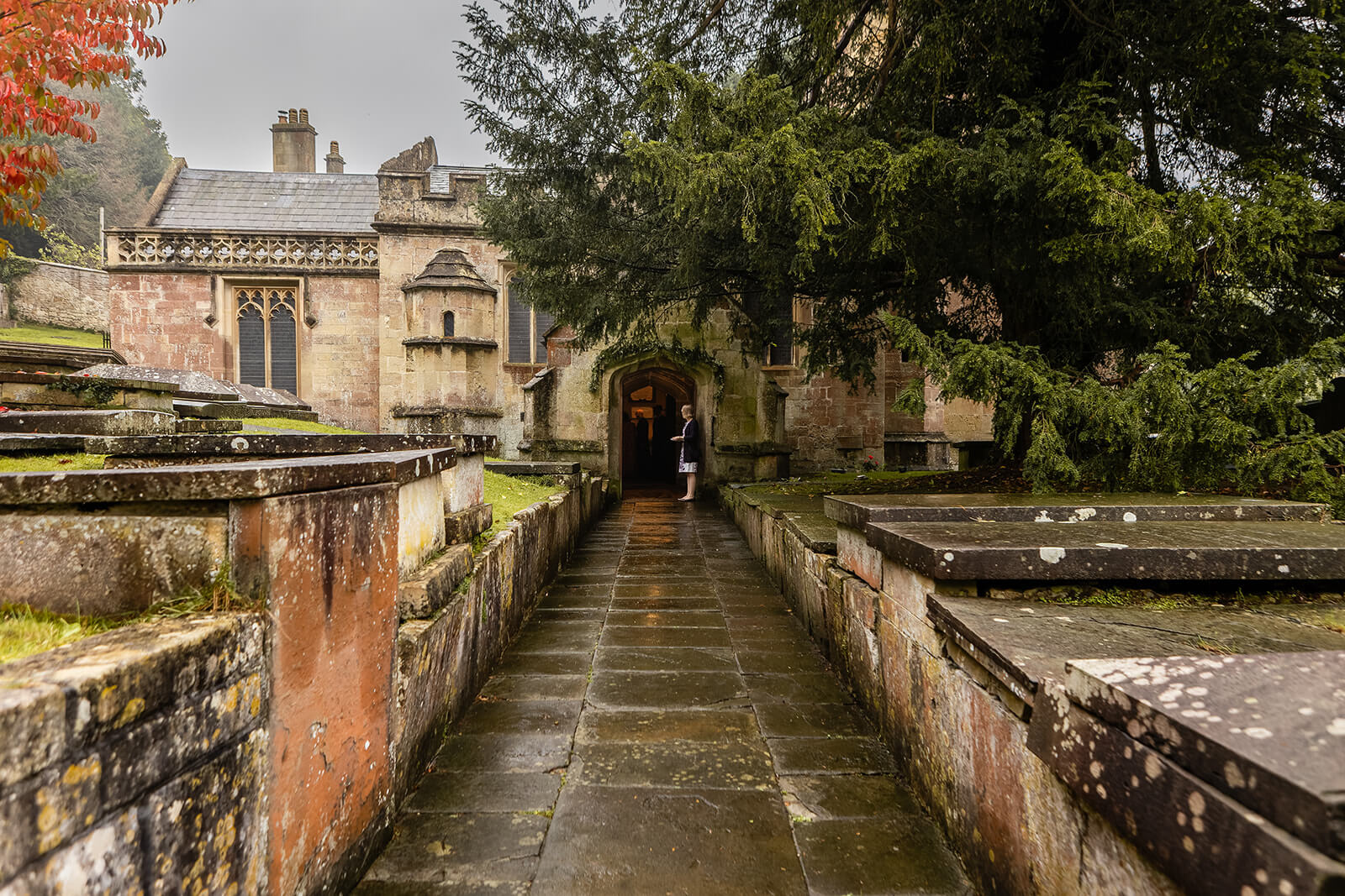 Outside view of St Thomas à Becket church in Widcombe, Bath | Bath Wedding Photographer