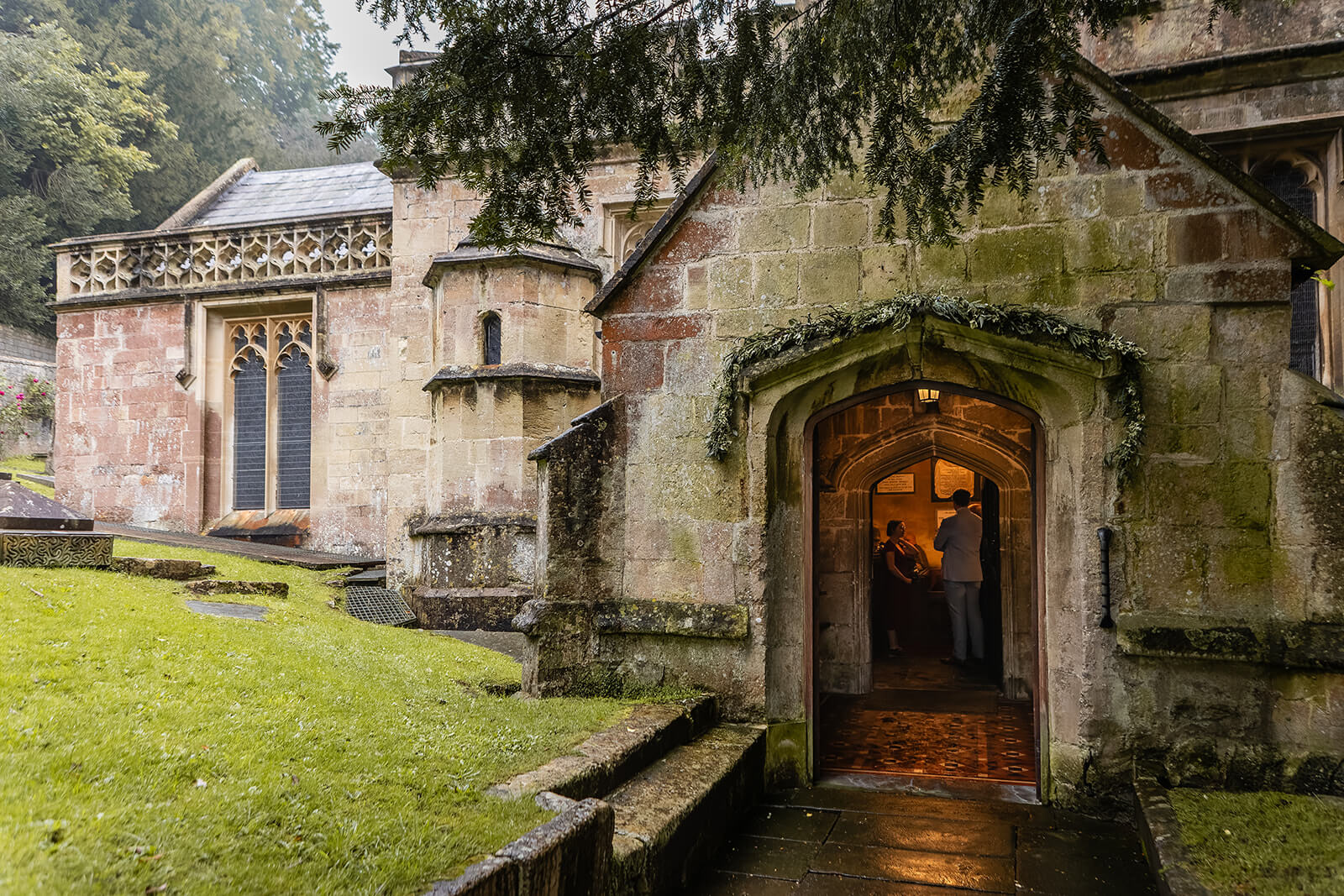 Outside view of St Thomas à Becket church in Widcombe, Bath | Bath Wedding Photographer