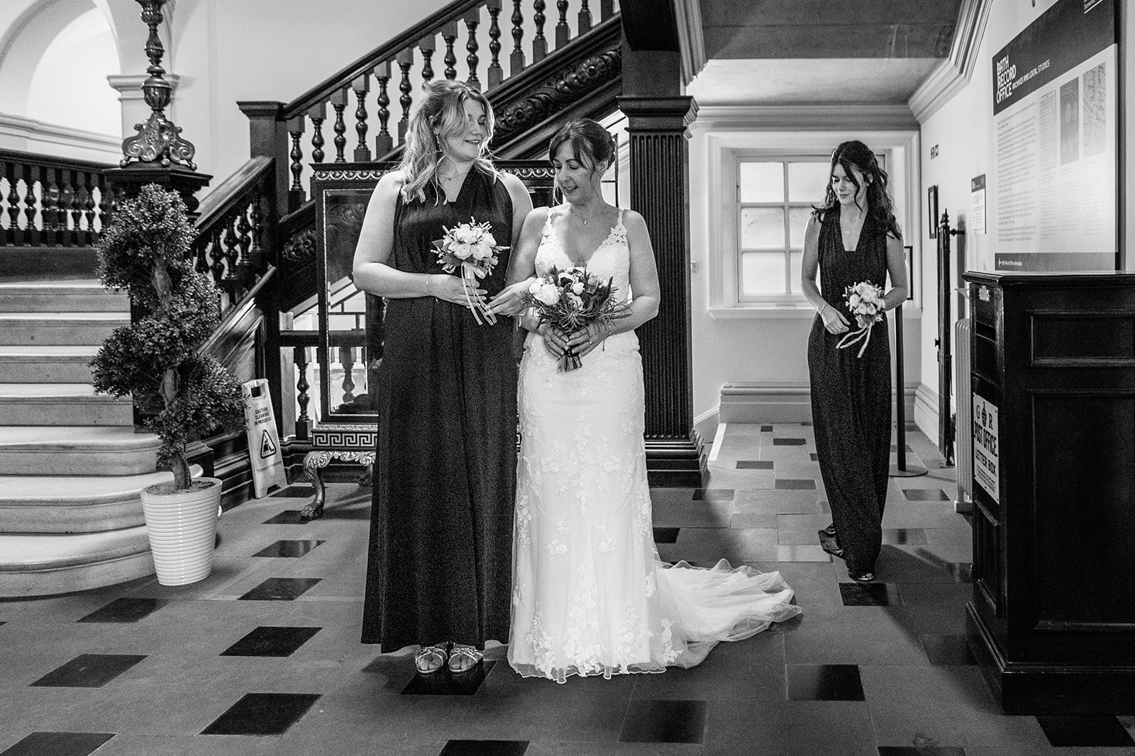 Bride and bridesmaids in the Abbey View room | Guildhall Bath Wedding photos