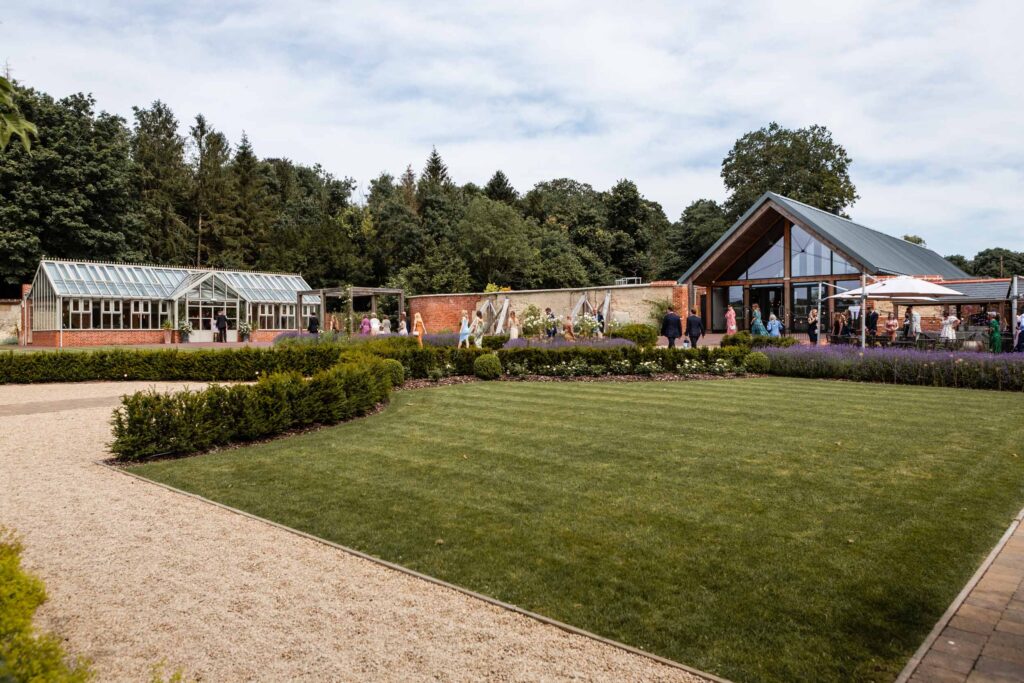 Syrencot wedding venue in Wiltshire | Syrencot wedding photographer
